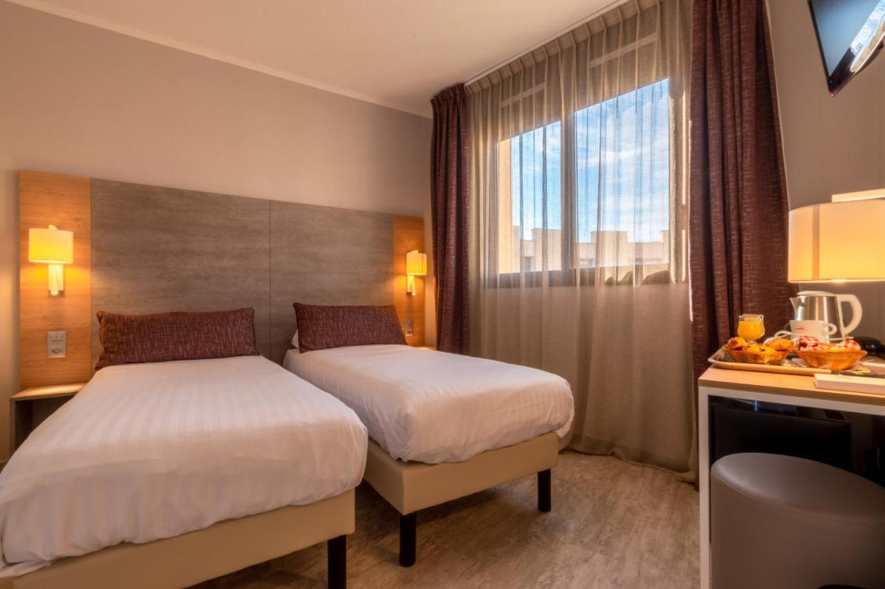Hotel Bahia Вилньов Любе Екстериор снимка