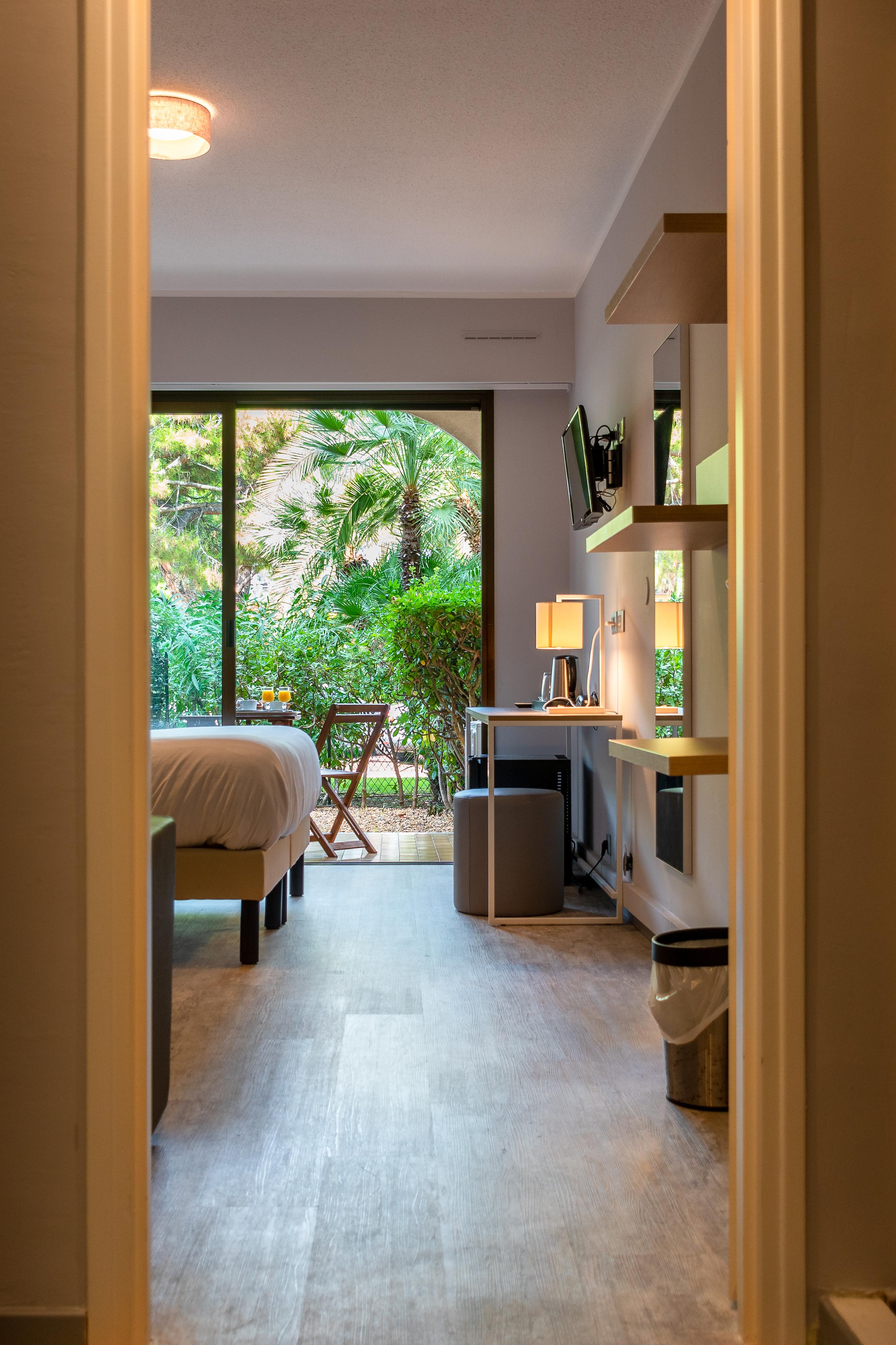 Hotel Bahia Вилньов Любе Екстериор снимка