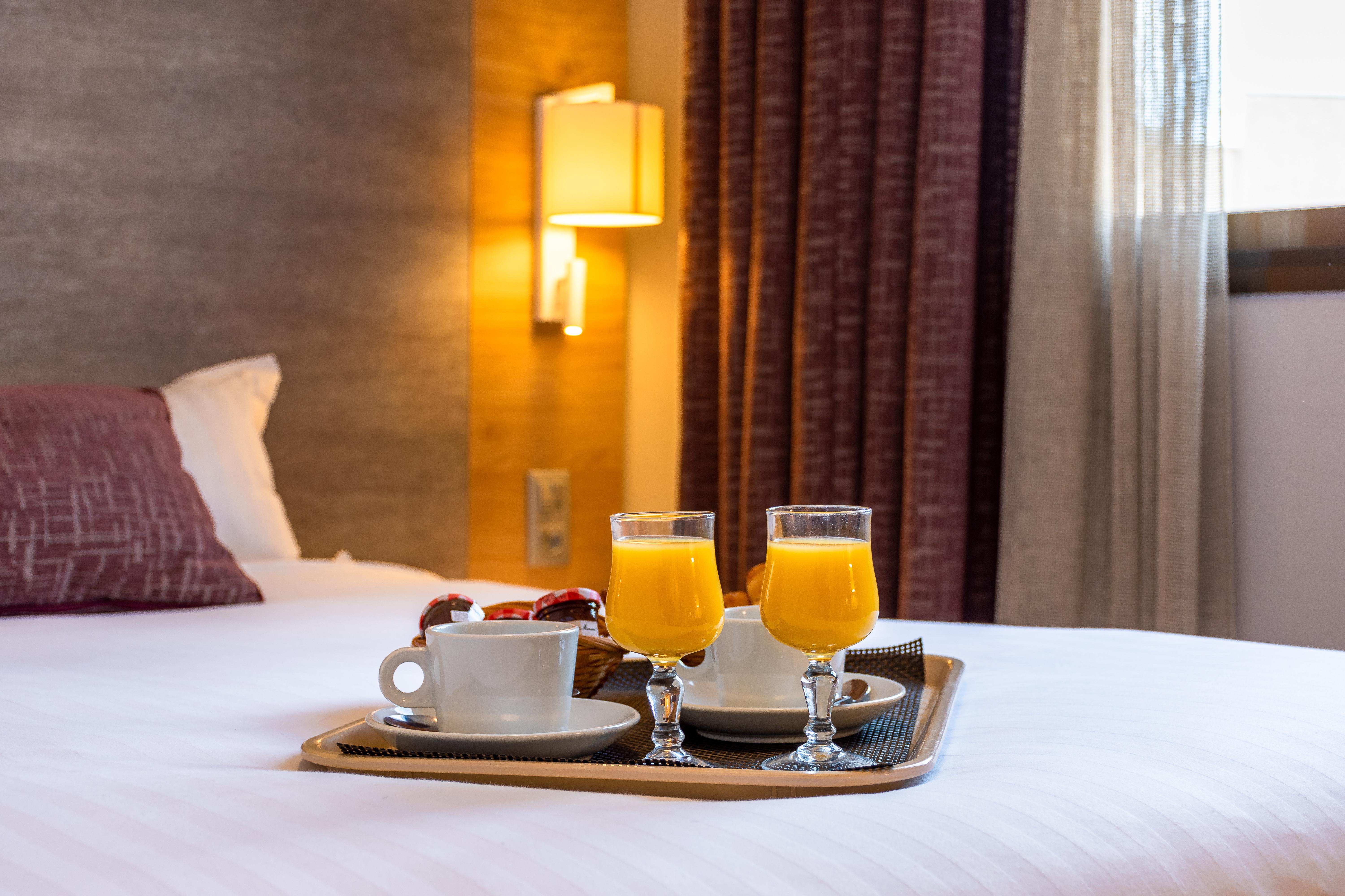 Hotel Bahia Вилньов Любе Екстериор снимка