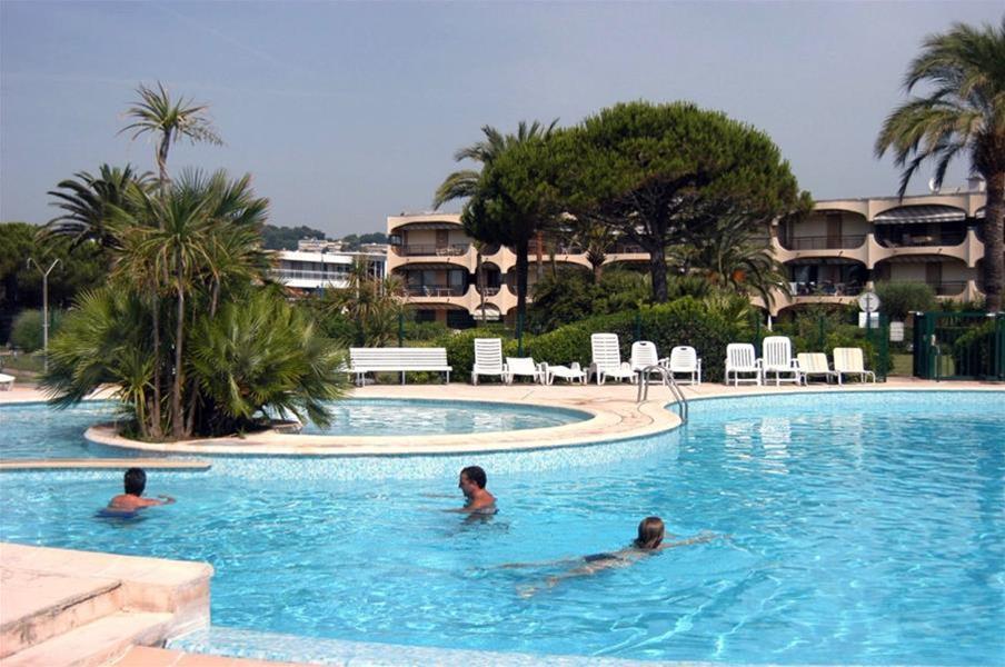 Hotel Bahia Вилньов Любе Екстериор снимка