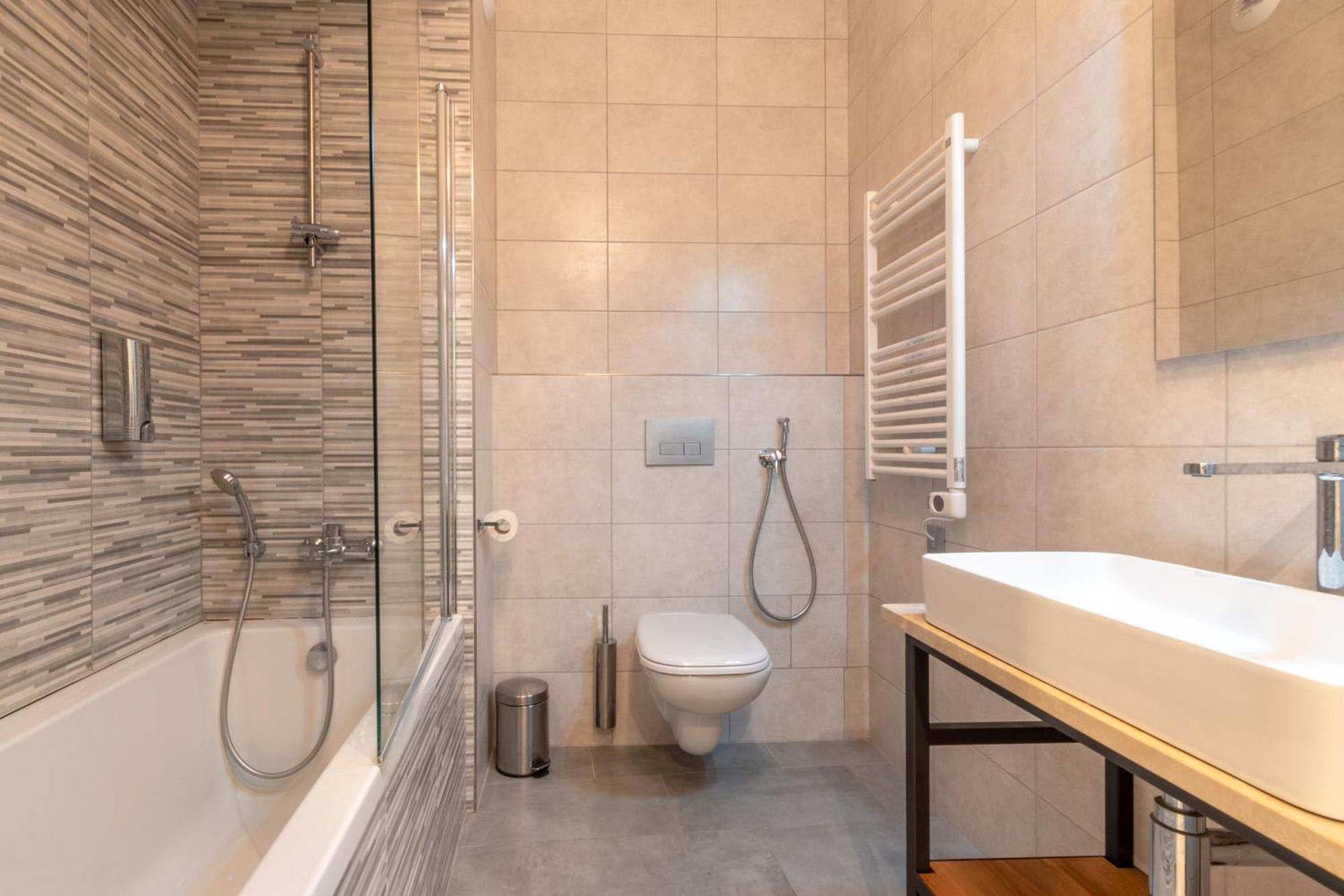 Hotel Bahia Вилньов Любе Екстериор снимка
