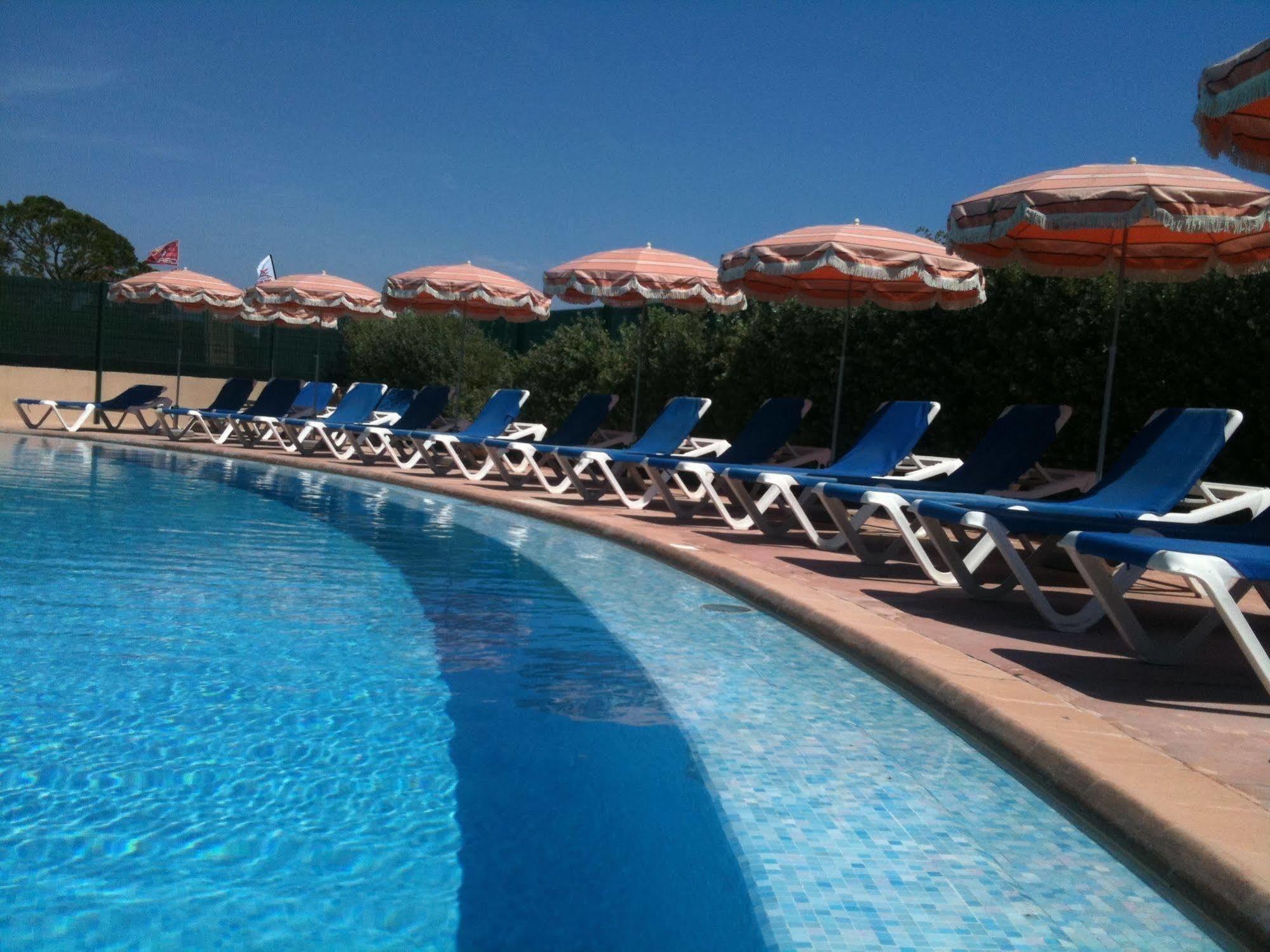 Hotel Bahia Вилньов Любе Екстериор снимка